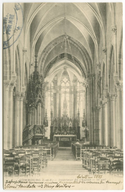 Carte postale ancienne Combourg (I.-et-V.) - Intérieur de l'Eglise - la nef.