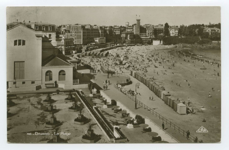 Carte postale ancienne 46 - Dinard. - La Plage.