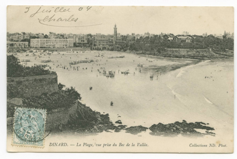 Carte postale ancienne Dinard. - La Plage, vue prise du Bec de la Vallée.