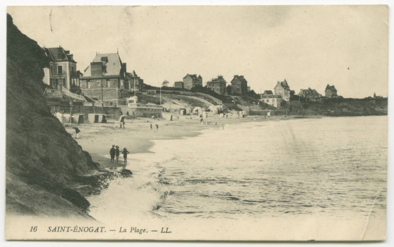 Carte postale ancienne 16 Saint-Enogat.- La Plage