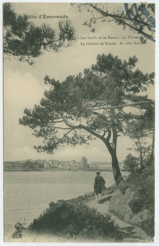 Carte postale ancienne 66 - Les bords de la Rance - La Vicomté - Le chemin de Ronde - Au loin Solidor.
