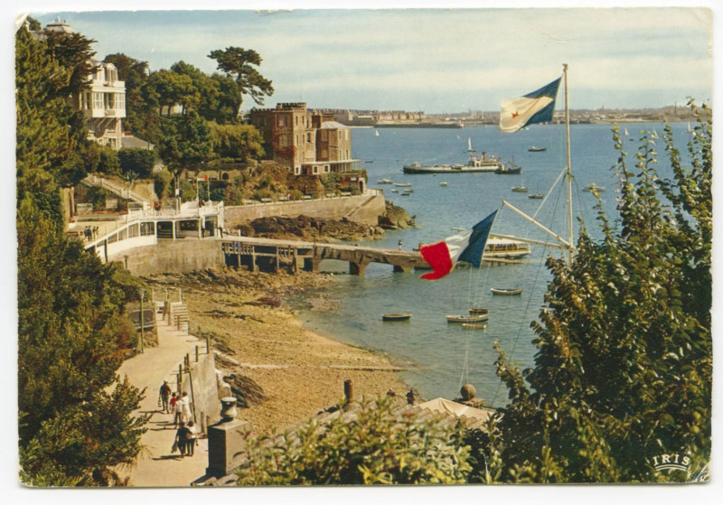 Carte postale ancienne 1393 - La Cale des Vedettes Vertes et la Promenade du Clair de Lune.