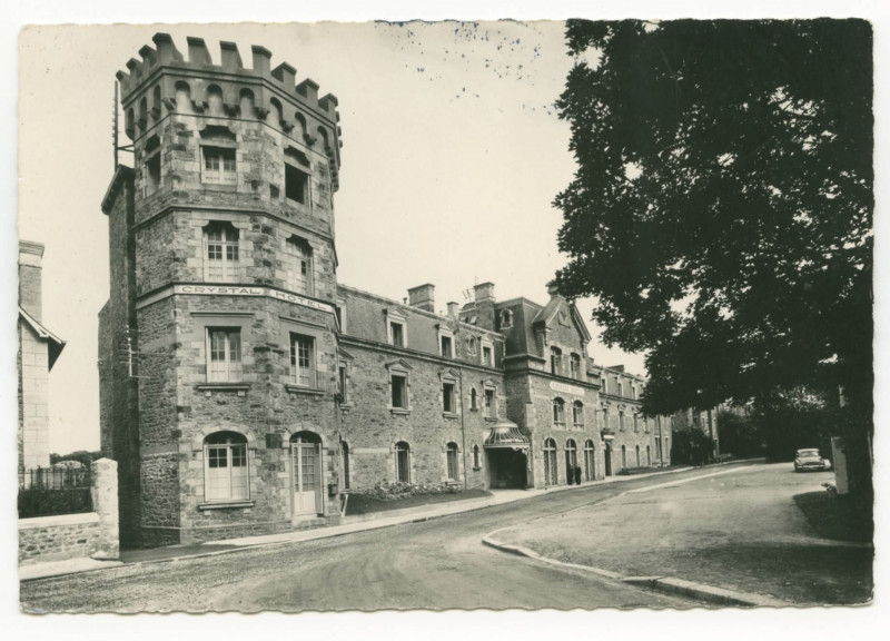 Carte postale ancienne Dinard - Cote D'Emeraude. Crystal-Hôtel.