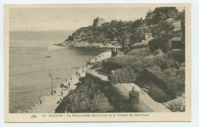 Carte postale ancienne 50 Dinard - La Promenade des Alliés et la Pointe du Moulinet.
