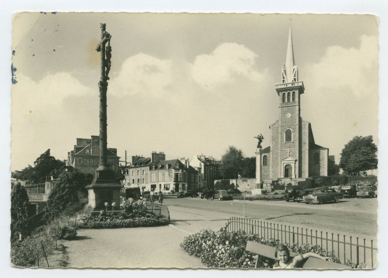 Carte postale ancienne 12. Dinard. - L'Eglise.
