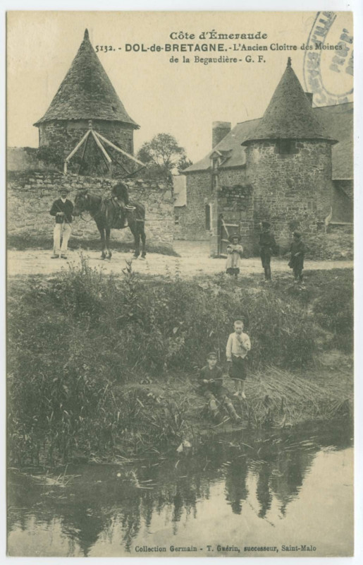 Carte postale ancienne Côte d'Emeraude  5132. - Dol-de-Bretagne. - L'Ancien Cloître des Moines de la Begaudière.