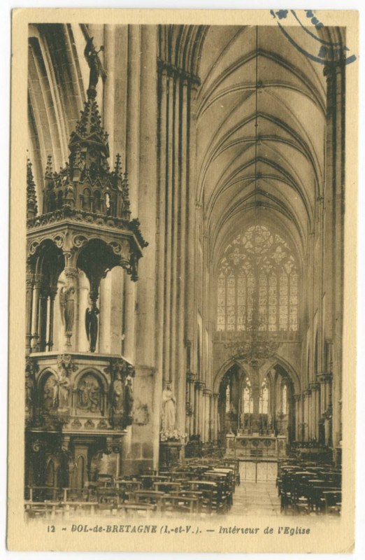 Carte postale ancienne 12 - Dol-de-Bretagne (I.-et-V.). - Intérieur de l'Eglise.