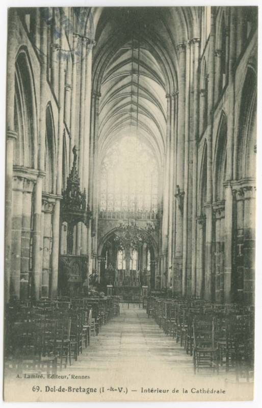 Carte postale ancienne 69. Dol-de-Bretagne (I-&-V.) - Intérieur de la Cathédrale.