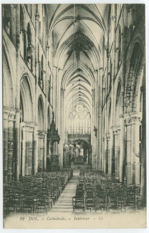 Carte postale ancienne 22  Dol. - Cathédrale. - Intérieur.
