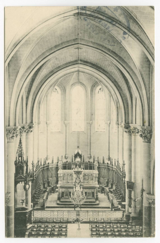 Carte postale ancienne Intérieur de l'Eglise de Domagné à Domagné