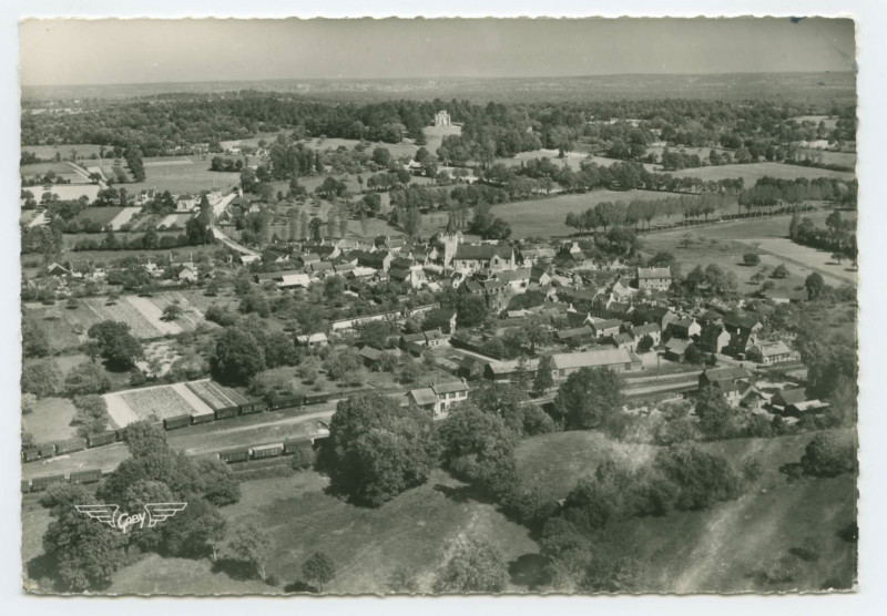 Carte postale ancienne Vue Generale aérienne de Dompierre du Chemin (I.-et-V.).