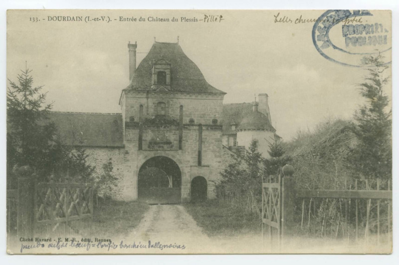 Carte postale ancienne 133. - Dourdain (I.-et-V.). - Entrée du Château du Plessis.