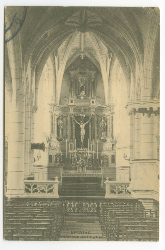 Carte postale ancienne Epiniac. Intérieur de l'Eglise.