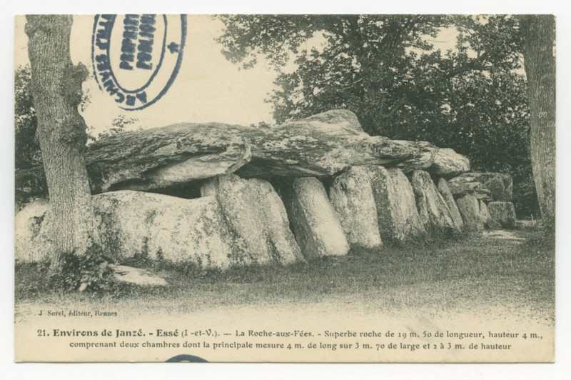 Carte postale ancienne 21. Environs de Janzé. - Essé (I.-et-V.). - La Roche-aux-Fées, longue de 19 m. 50, hauteur 4 m., comprenant deux chambre dont la principale mesure 