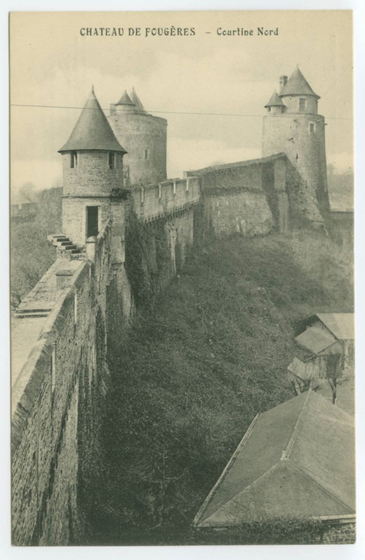 Carte postale ancienne Chateau De Fougeres - Courtine Nord.