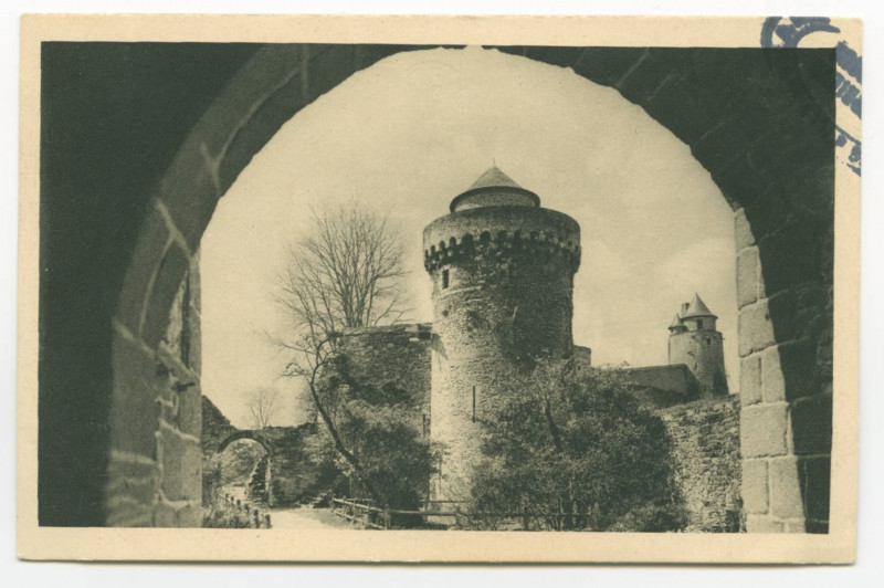 Carte postale ancienne 118. Fougeres (Ille-et-Vilaine) - Le Château (XIIe et XVe siècles) - Tour de Coigny (XIIIe siècle).