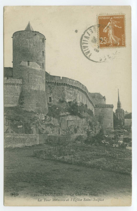 Carte postale ancienne 21. Fougeres _ Le Château féodal - La Tour Mélusine et l'Eglise Saint-Sulpice.