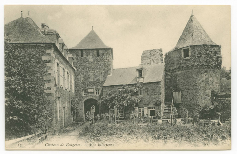 Carte postale ancienne 17 Chateau De  Fougeres - Vue intérieure.