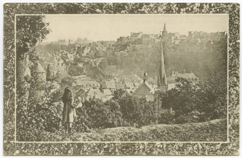 Carte postale ancienne Fougères. _ Ville haute et basse ville.