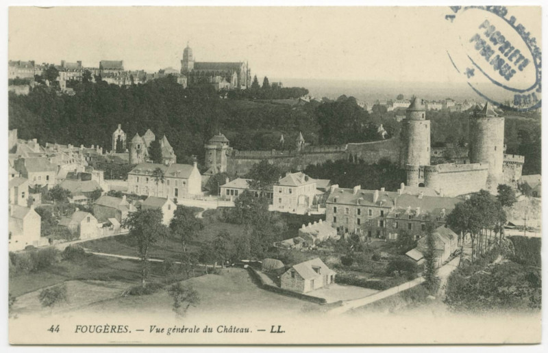 Carte postale ancienne 44 Fougeres. _ Vue Generale du Château.