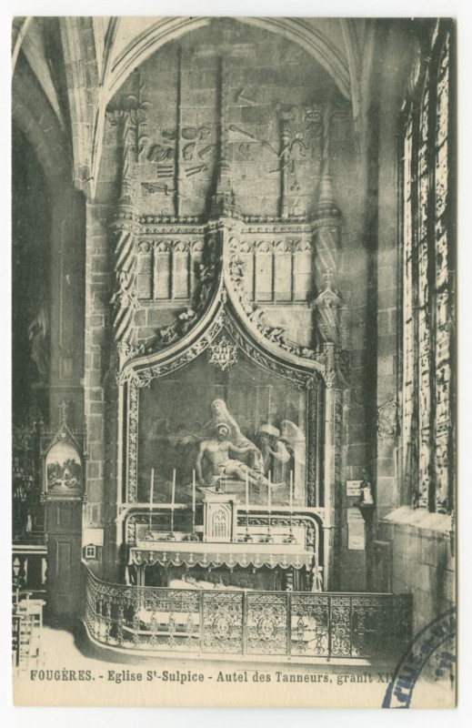 Carte postale ancienne Fougeres. - Eglise St-Sulpice - Autel des Tanneurs, granit XIVe s.