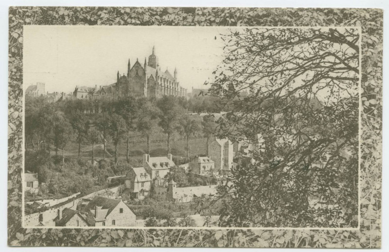 Carte postale ancienne Fougères. _ St-Léonard. _ Vue prise des hauteurs de la Vigne.