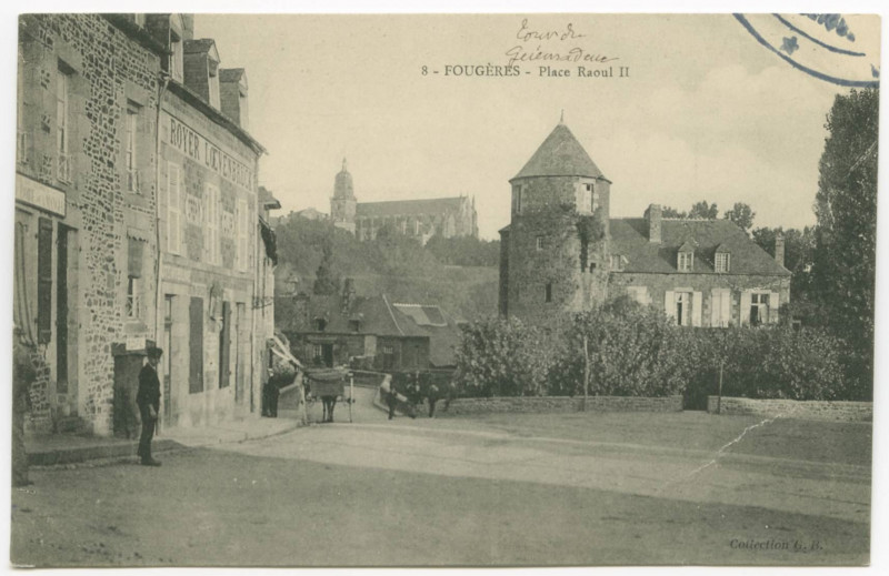Carte postale ancienne 8 - Fougeres - Place Raoul Ii.