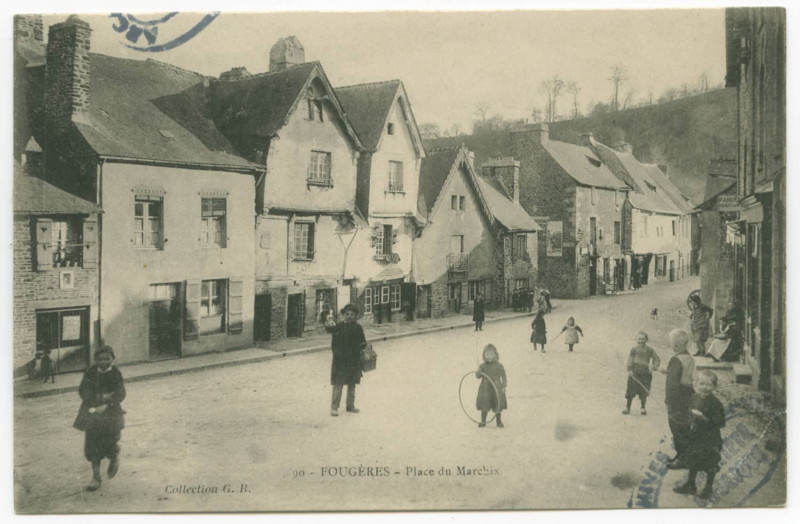 Carte postale ancienne 90 - Fougeres - Place du Marchix.
