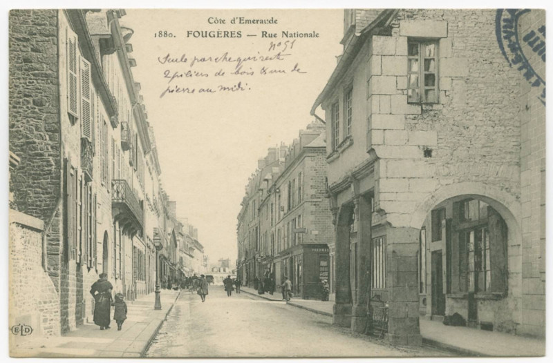 Carte postale ancienne 1880. Fougeres _ Rue Nationale.