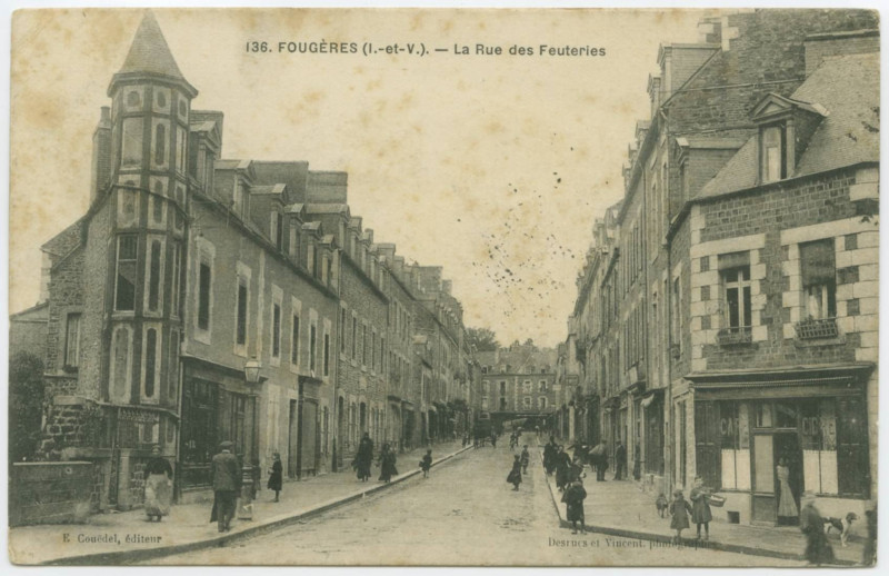 Carte postale ancienne 136. Fougeres (I.-et-V.). - La Rue des Feuteries.