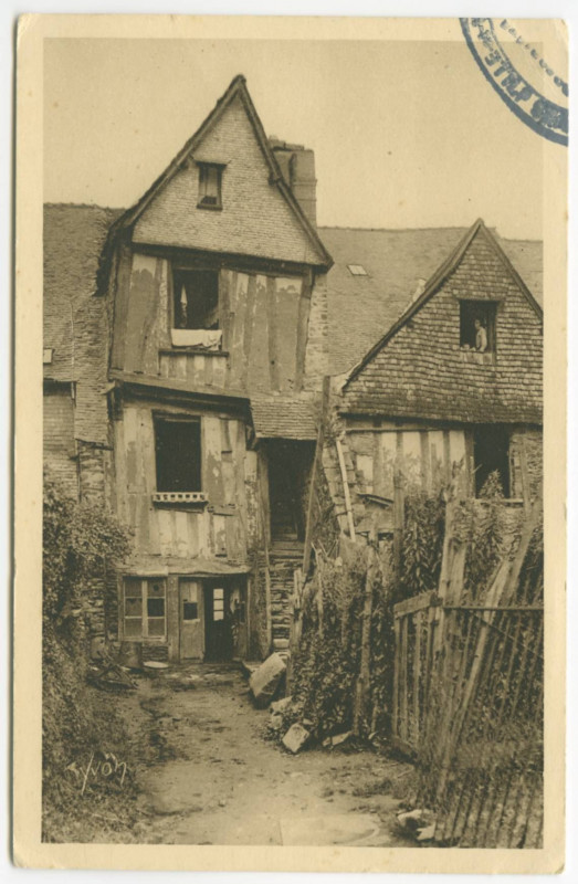 Carte postale ancienne Fougères (I.-et-V.), Vieilles Maisons du Xvi e siècle.