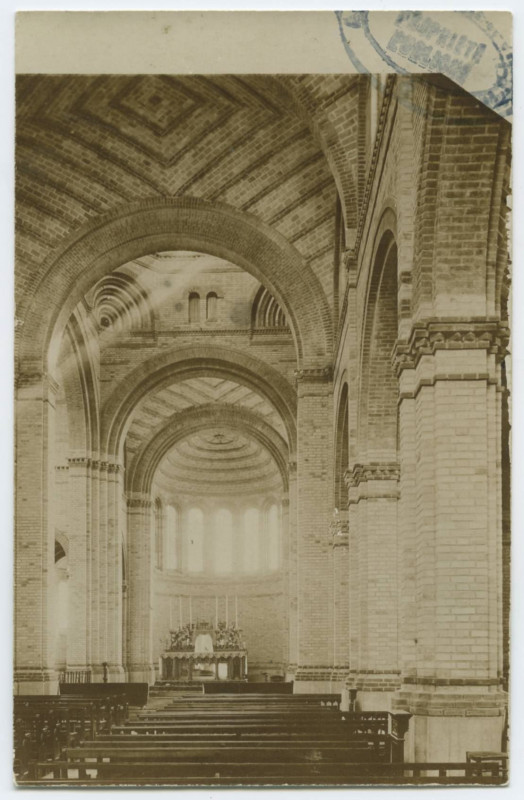 Carte postale ancienne Fougères.- Bonabry, intérieur de l'église.