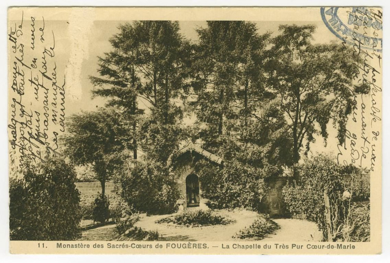 Carte postale ancienne 11 Monastère des Sacrés-Coeurs de Fougères - La chapelle du Très Pur Coeur-de-Marie.