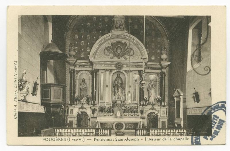 Carte postale ancienne Fougeres (I.-et-V.) - Pensionnat Saint-Joseph - Intérieur de la chapelle.