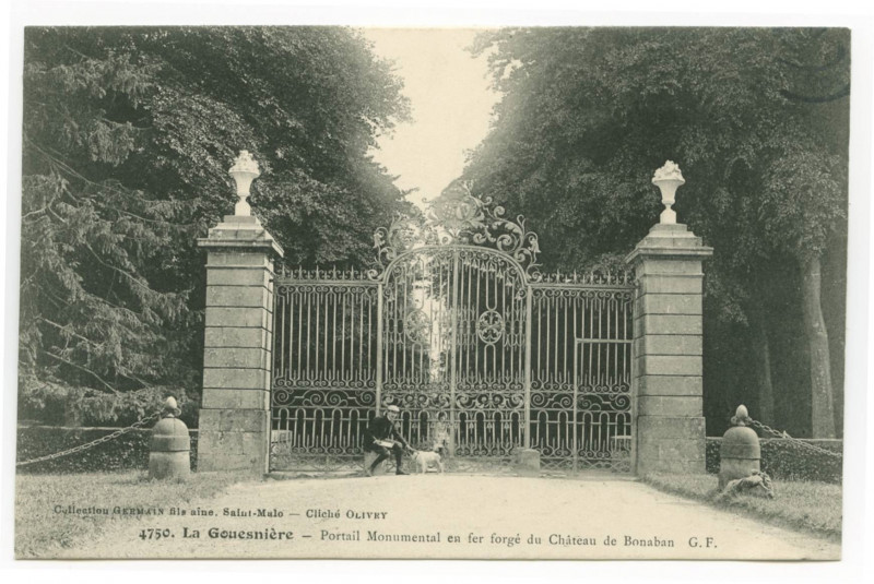 Carte postale ancienne 4750. La Gouesnière - Portail Monumental en fer forgé du  Château de Bonaban.