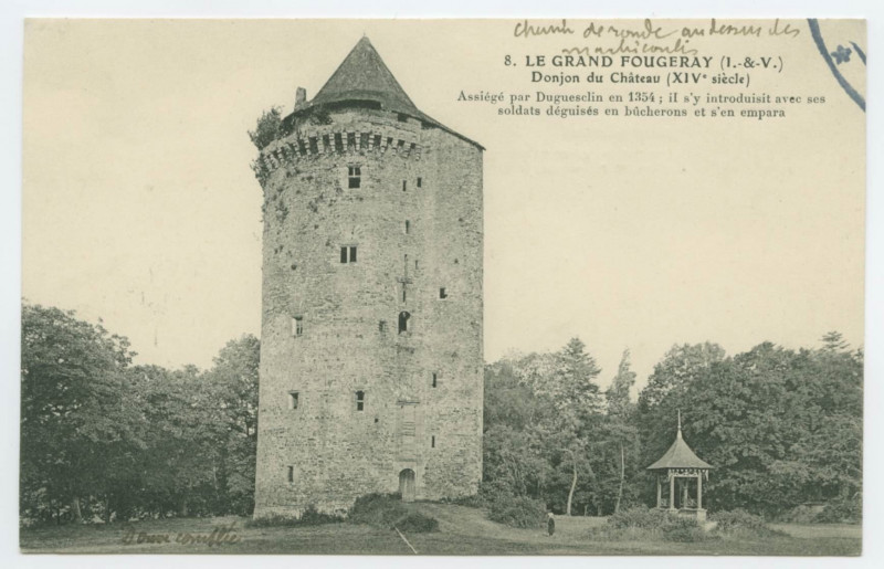 Carte postale ancienne 8. Le Grand Fougeray (I.-et-V.). Donjon du Château (XIVe siècle).