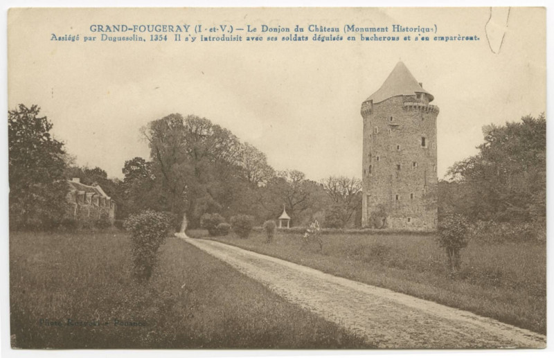 Carte postale ancienne Grand-Fougeray (I.-et-V.) - Le Donjon du Château (Monument Historique).