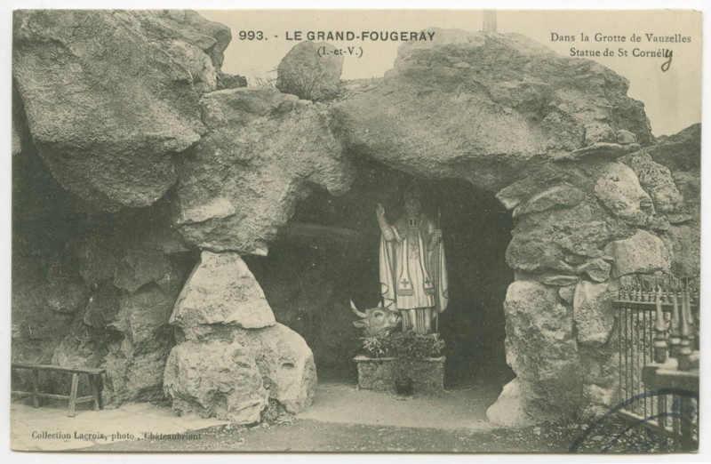 Carte postale ancienne 993. - Grand-Fougeray (I.-et-V.). Dans la Grotte de Vauzelles, Statue de St Cornély.