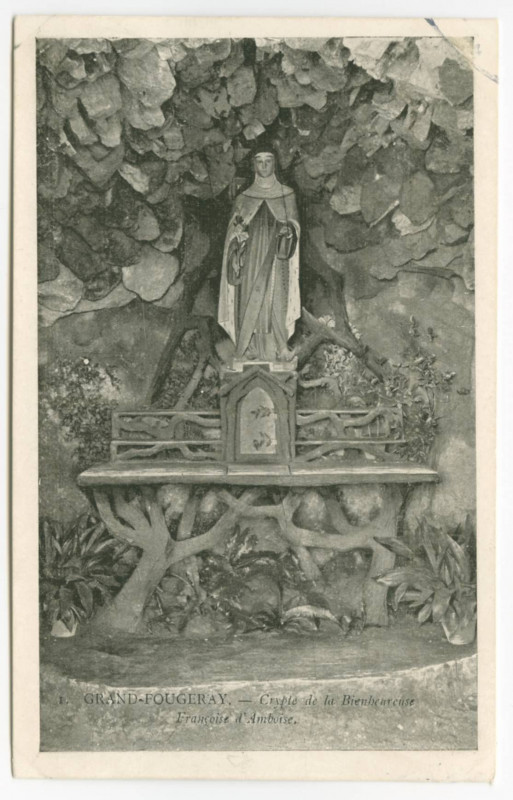 Carte postale ancienne 1. Grand-Fougeray. - Crypte de la Bienheureuse Françoise d'Amboise.