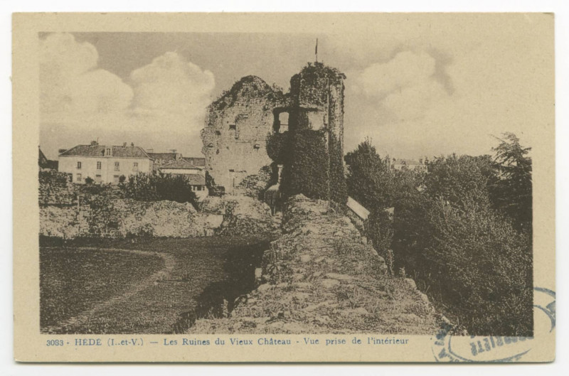 Carte postale ancienne 3083 - Hede (I.-et-V.) - Les Ruines du Vieux Château - Vue prise de l'intérieur.