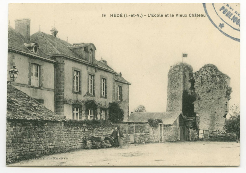 Carte postale ancienne 19 Hede (I.-et-V.) - L'Ecole et le Vieux Château.