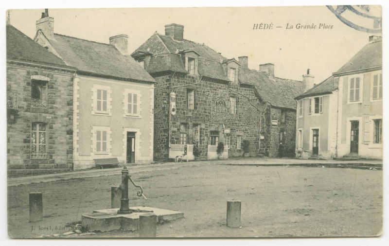 Carte postale ancienne Hede - La Grande Place.
