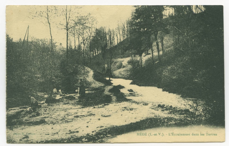 Carte postale ancienne Hede (I.-et-V.). - L'Ecoulement dans les Tertres.