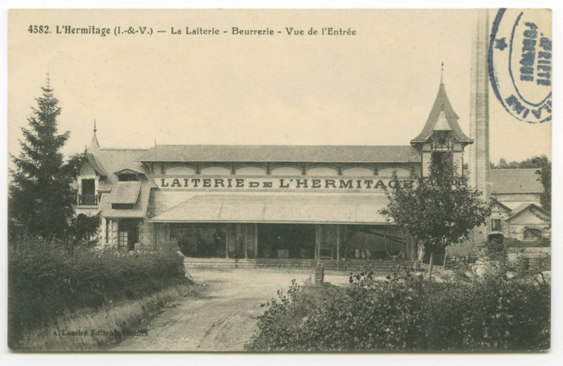 Carte postale ancienne 4582. L'Hermitage (I.-&-V.) - La Laiterie - Beurrerie - Vue de l'Entrée.