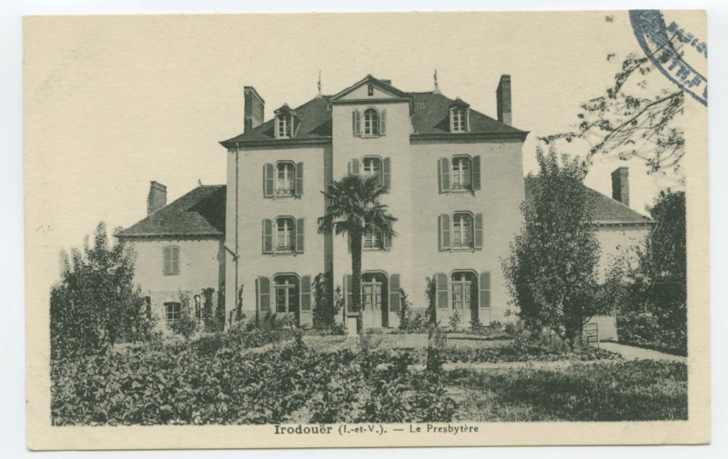 Carte postale ancienne Irodouër (I.-et-V.). - Le Presbytère.