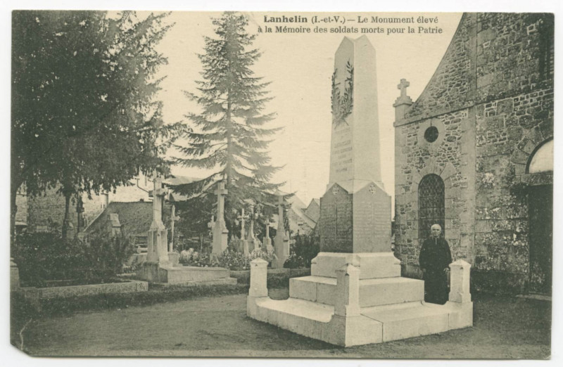 Carte postale ancienne Lanhelin (I.-et-V.) _ Le Monument élevé à la Mémoire des soldats morts pour la Patrie.
