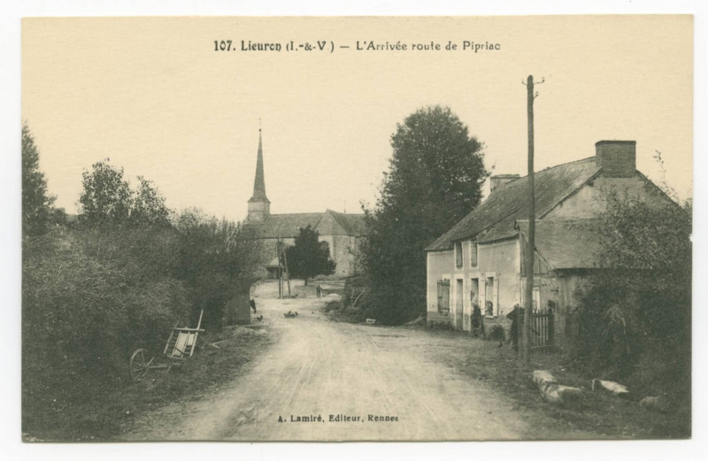 Carte postale ancienne 107. Lieuron (I.-&-V.) _ L'Arrivée route de Pipriac.