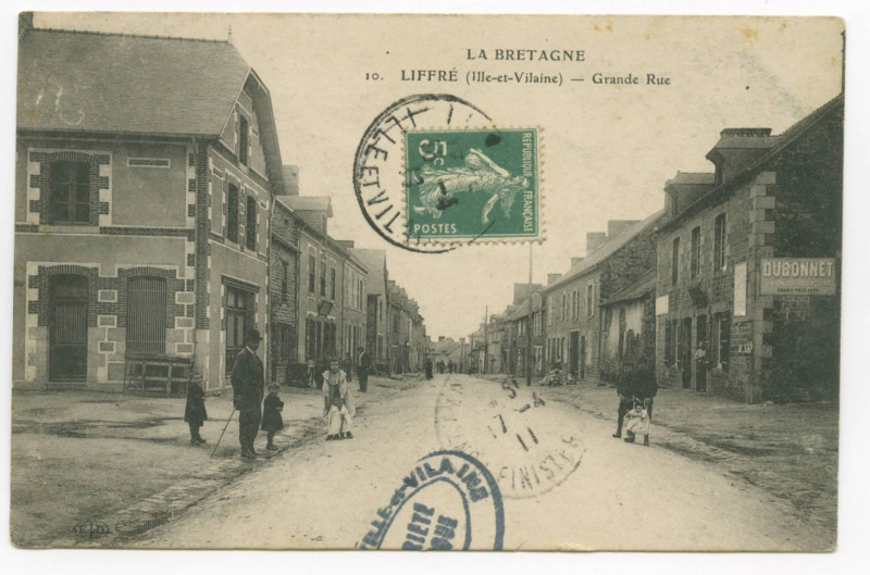 Carte postale ancienne 10. Liffre (Ille-et-Vilaine) _ Grande Rue.