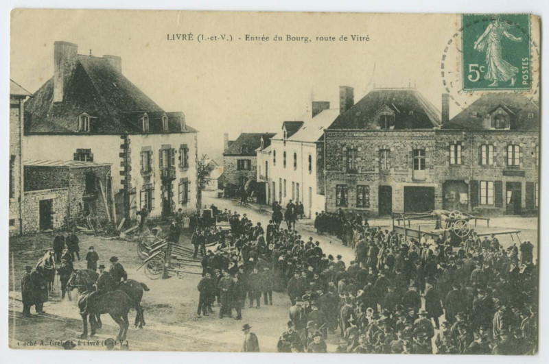 Carte postale ancienne Livre (I.-et-V.) - Entrée du Bourg, route de Vitré.
