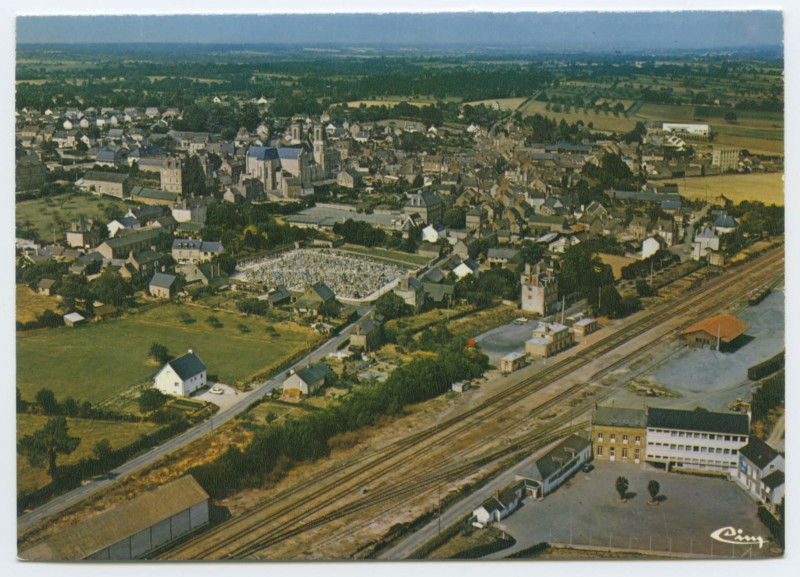 Carte postale ancienne 35640 Martigne-Ferchaud (I.-et-V.) - Vue Generale aérienne.